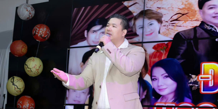 Ca sĩ Trần Thiện Trí chinh phục khán giả “Đêm Hoa Đăng Live Show” tại Mỹ